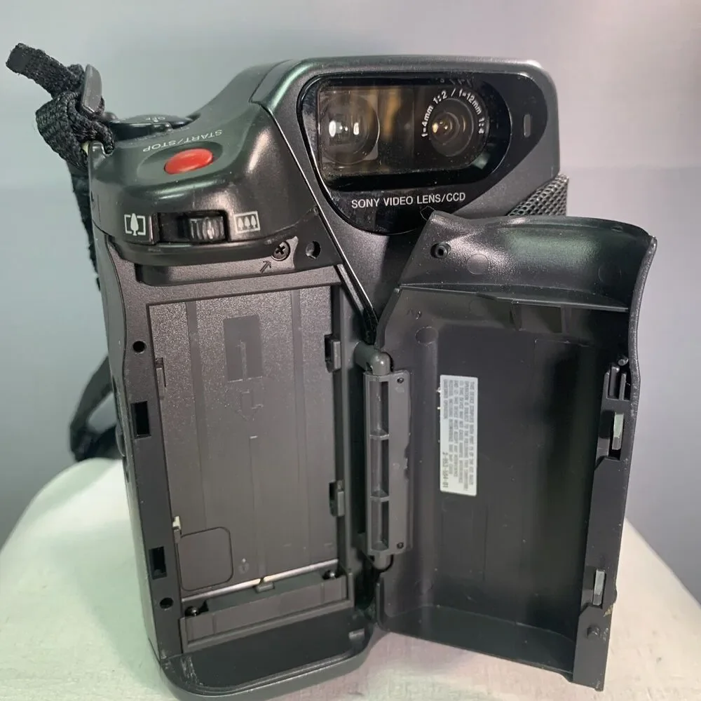 Sony CCD-SC5 Handycam Video Camcorder RARE-TESTED In Working Condition Bundle